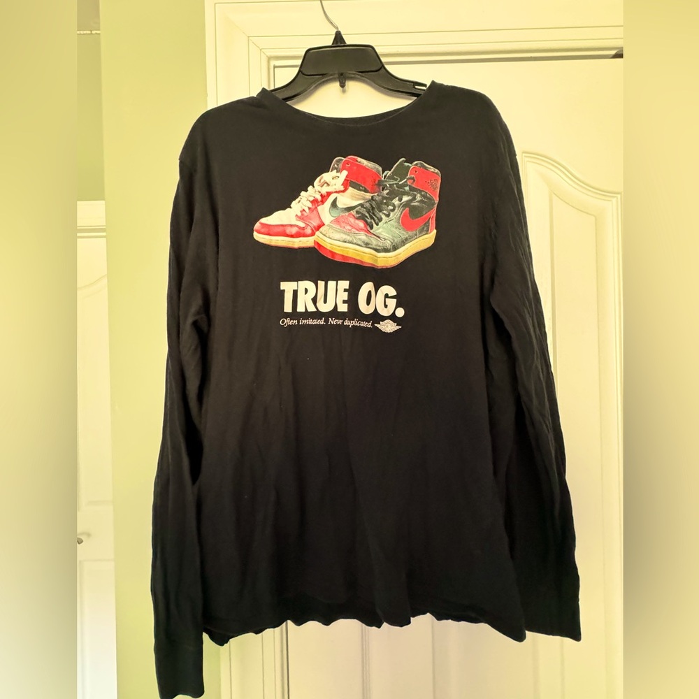 Men’s XXL air Jordan OG long sleeve t/shirt in black. Good used condition